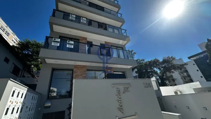 Studio moderno e totalmente mobiliado no bairro Carvoeira