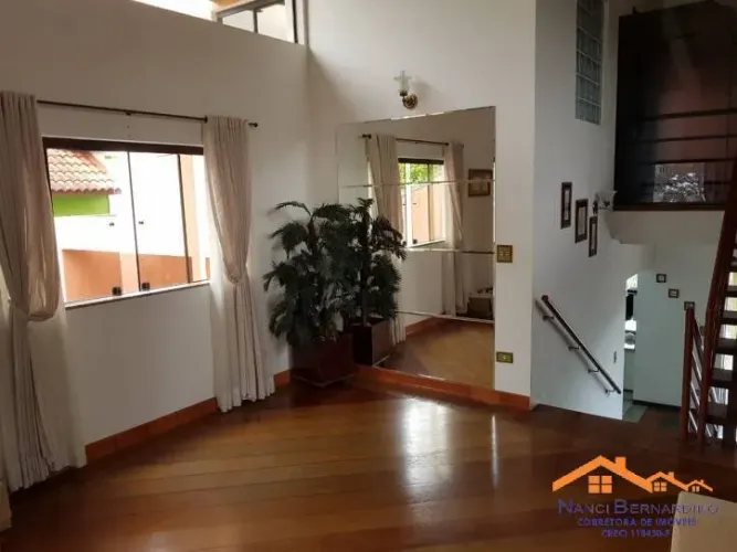 EXCELENTE CASA EM CONDOMÍNIO FECHADO COM PISCINA