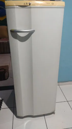 Geladeira ELECTROLUX 280L
