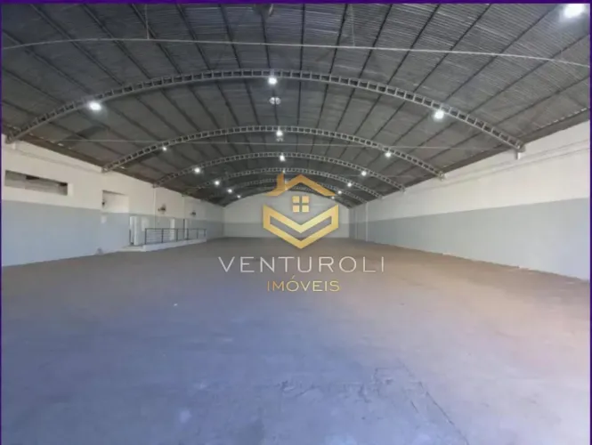 Barracão comercial com 1.000 m²
