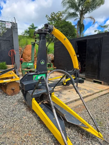 Forrageira JF 92z10 semi hidráulica para trator 
