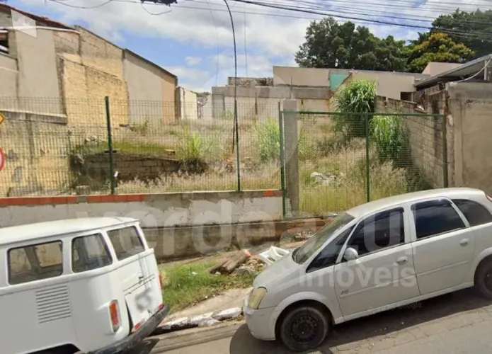 Terreno à venda no Jardim Samambaia em Campinas-SP