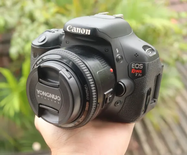 Camera digital Canon T3i + Lente 35mm F/2.0