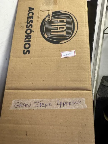 Calha de chuva do gran Siena 4p na promoção so 80,00