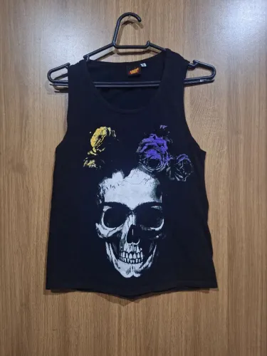 Regata feminina preta P feminina Frida Kahlo
