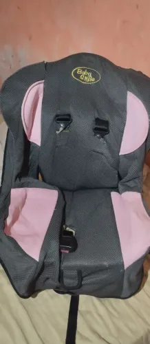 Cadeirinha para carro de criança para botar no seu carro e levar seu filho