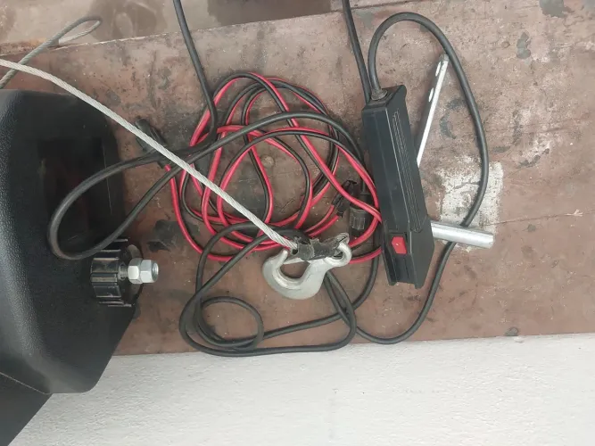 Guincho Náutico 12v 2000lbs