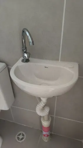 Pia de cozinha e banheiro