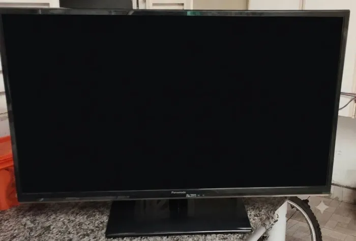 SMART TV 39" PANASONIC FULL HD OPORTUNIDADE PARA AIRBNB, TEMPORADA OU TÉCNICOS