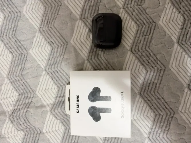 Vende - se Fone de ouvido Buds3 FE 