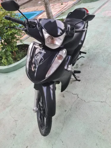 Moto BIZ 125