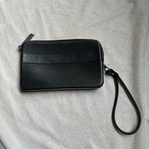 BOLSA CLUTCH AREZZO