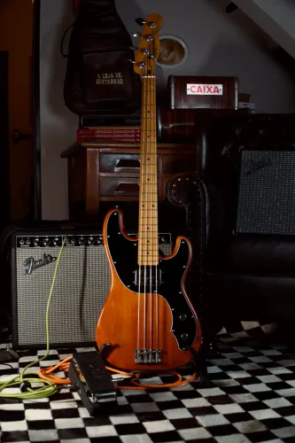 Baixo Squier Classic Vibe 50 Telecaster Bass