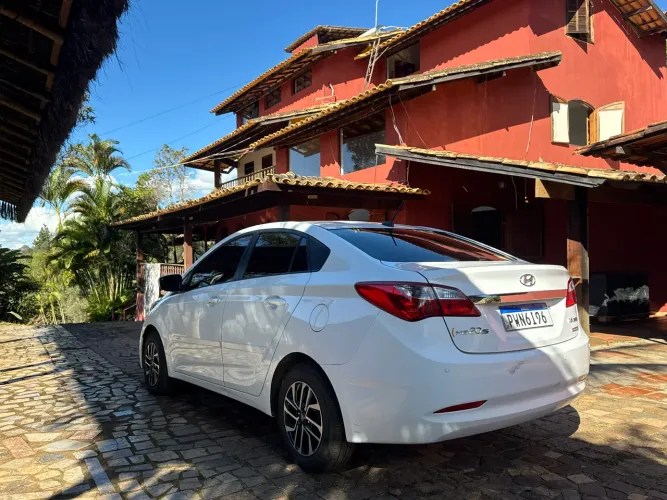 Hyundai HB20S C.style/c.plus1.6 Flex 16V Aut. 4P 2015