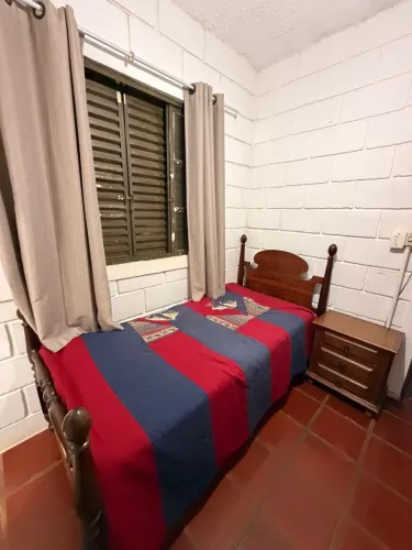 Quarto com suite mobiliado - Casa de família!