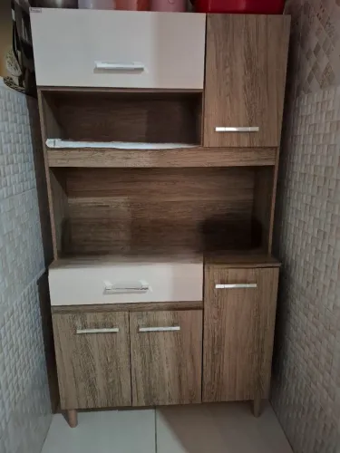 Vende-se Armário de cozinha semi-novo, bem conservado.