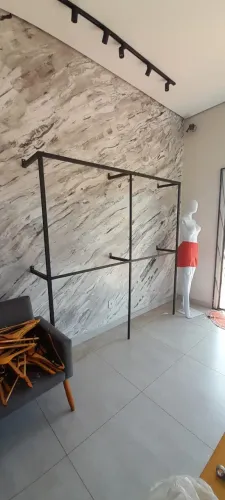 Varal para roupas suspenso