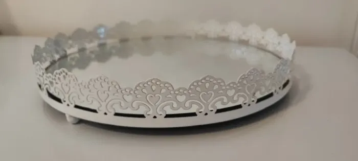Bandeja circular de metal espelhada 25cm