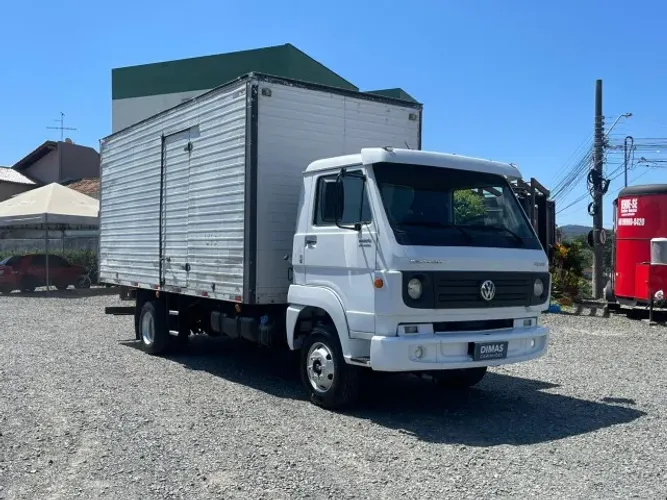 VW 10.160 2014 NO BAÚ DE 5,50m
