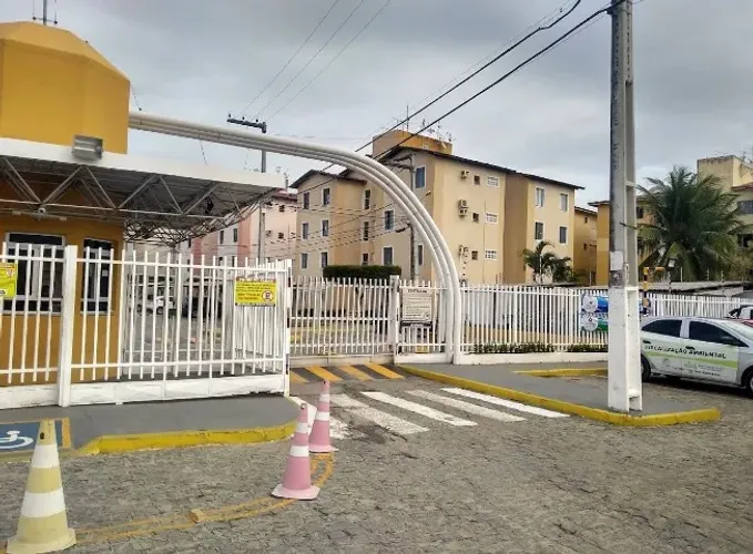 Alugo quarto em apartamento na farolandia 