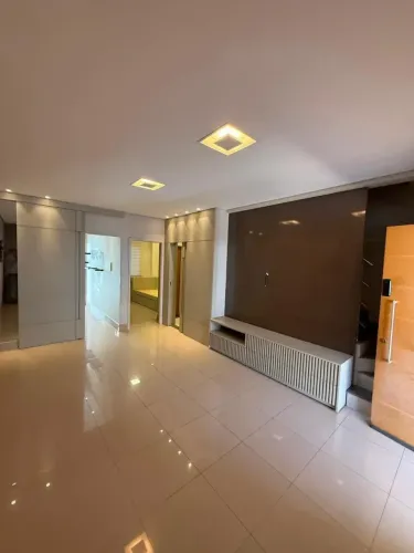 SOBRADO COM 3 SUÍTES À VENDA, COM 128m2 NO CONDOMÍNIO PALM VILLAGE