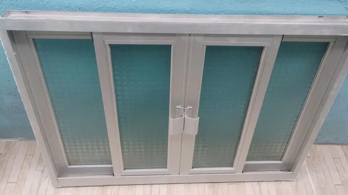 Janela de Alumínio Com Vidro 100x70 (largura X altura)
