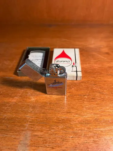 Isqueiro Zippo Slim Vintage CT. Espírito Santo D38 - 1973 - RELÍQUIA NA CAIXA -NUNCA USADO