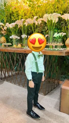 Roupa e sapato social de menino