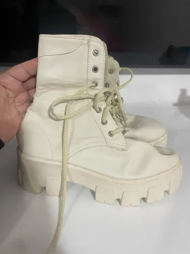 Bota / coturno 35