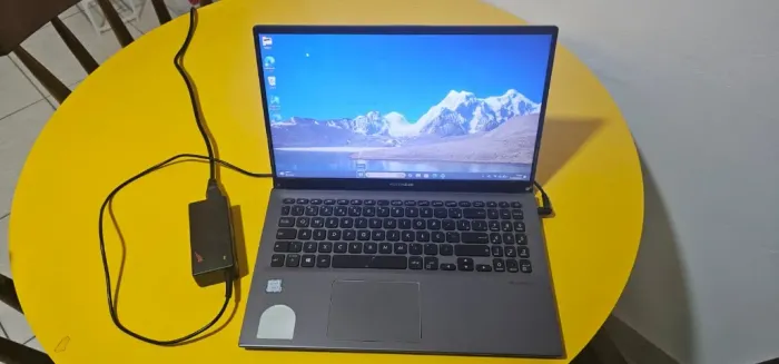 ASUS VivoBook 15,6", Core i7-8665U (8ª geração), 16 GB RAM, SSD NVMe 256 GB e Intel UHD