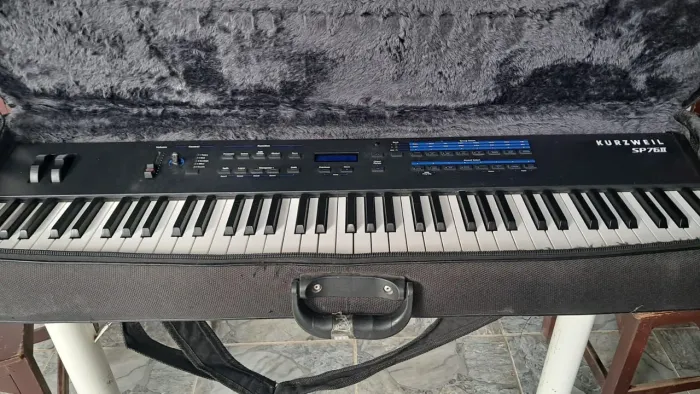 Teclado kurzweil sp76II