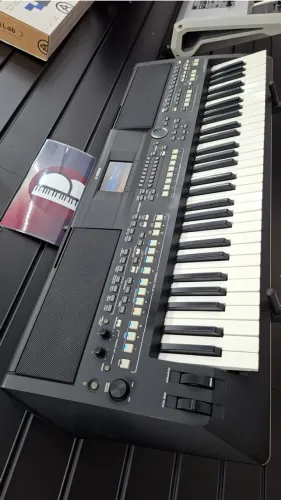 Teclado Yamaha PSR-SX600 - Seminovo - Aceitamos Trocas - Dividimos em até 12X