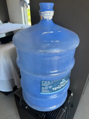 Garrafão de água de 20 litros