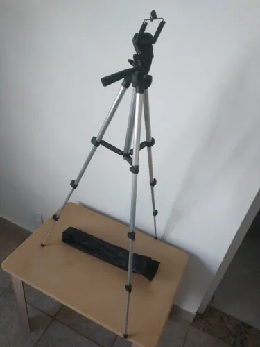 Mini Tripé Telefônico / Celular Ajustável (Até 80cm) + Suporte e Bolsa
