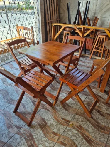 Mesa dobrável com 4 cadeiras NOVA