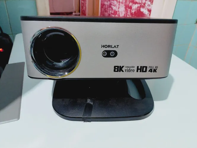 Vendo Projetor com imagem igual tv....300 polegadas Full hd