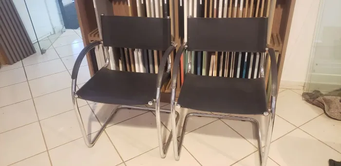 Cadeira em couro para escritórios