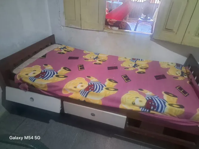 Cama de solteiro com colchão