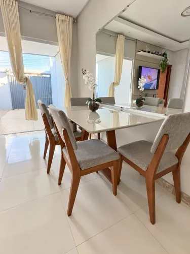? MESA DE JANTAR + 4 CADEIRAS ? CONJUNTO POR R$ 1.900!