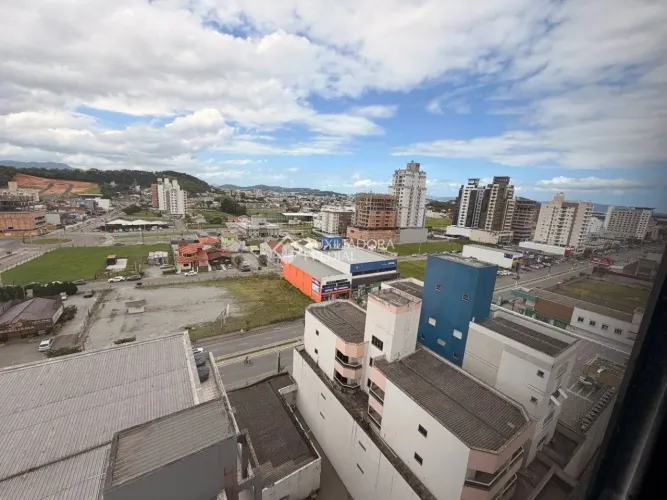 Sala Comercial Pronta para Uso com Garagem Coberta e Infraestrutura Completa