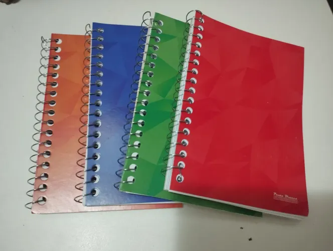 76 Cadernos Pequenos 96 folhas - de bolso - novos capa mole