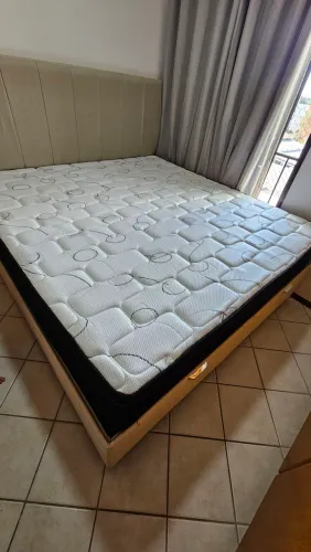 Vendo colchão King semi novo Ortobom