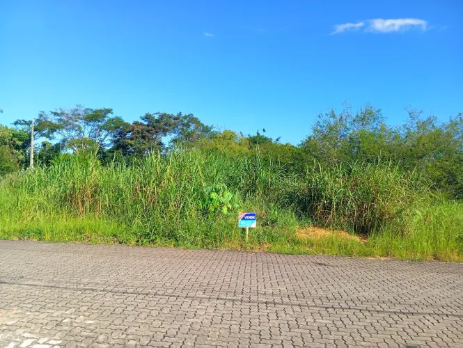 Terreno a venda possui 848 metros quadrados em Nova Penedo - Itatiaia - RJ