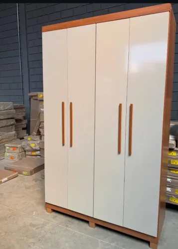 Guarda roupa Milão com 4 portas e 3 gavetas - 5 opções de cores diferentes