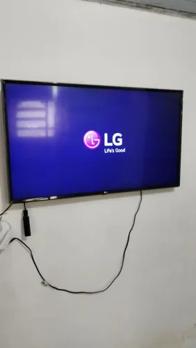 TV LCD 39" LG em perfeito estado 700,00