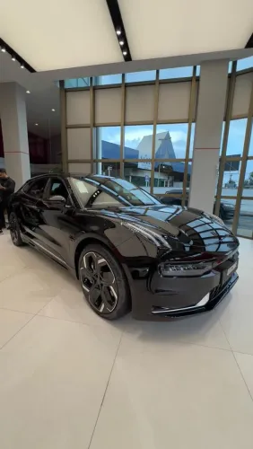 Zeekr 001 Premium Premium (elétrico) 2025