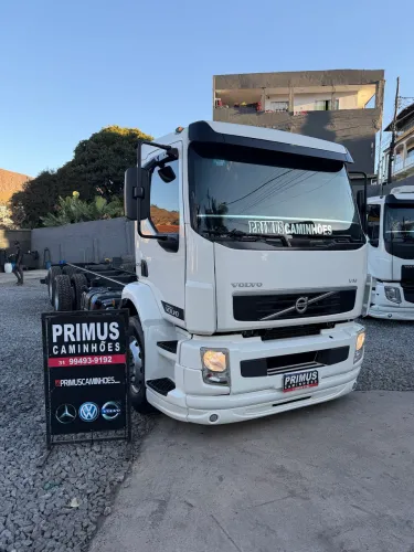 Caminhão Truck vm 270