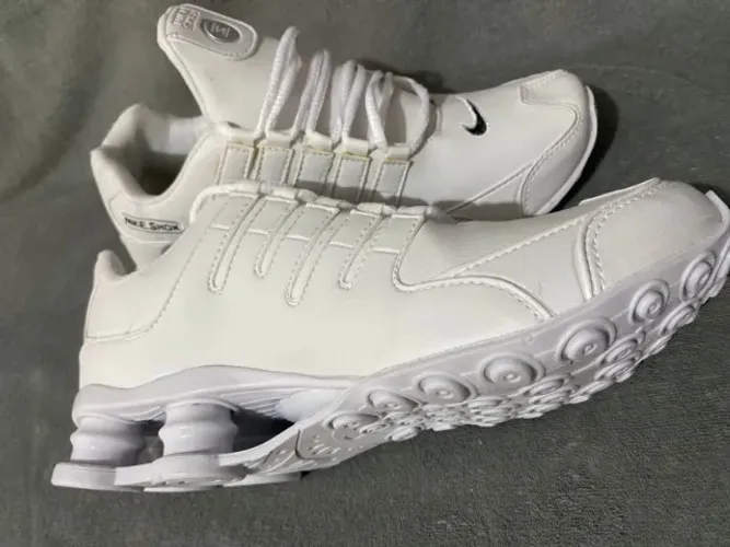 Tênis Nike Shox NZ - Nº 40