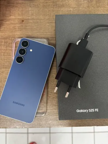 Samsung Galaxy S25 FE