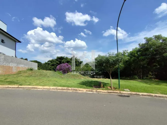 Terreno à venda no Condomínio Reserva do Itamaracá em Valinhos/SP!!